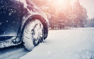 برای رانندگی در برف و یخبندان چه وسایلی همراه داشته باشیم؟