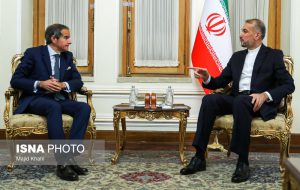 همکاری ایران و آژانس تحت تاثیر رفتار بی‌ثبات و متناقض آمریکا قرار نگیرد